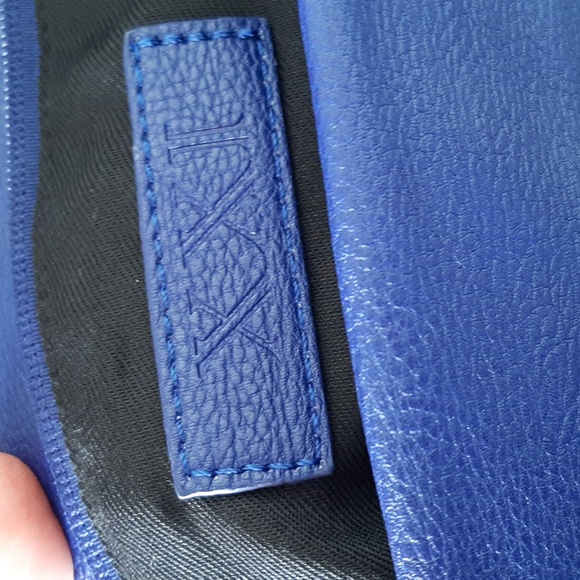 Forever 21 royal blue convertible purse perfect for traveling - Picture 5 of 5